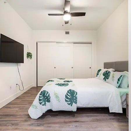 Waterside Retreat: Modern 2Br, Mins To Beach & Apt Sarasota Exterior photo
