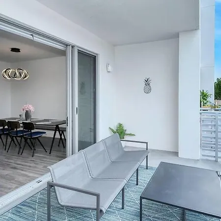 Waterside Retreat: Modern 2Br, Mins To Beach & Apt Sarasota Exterior photo