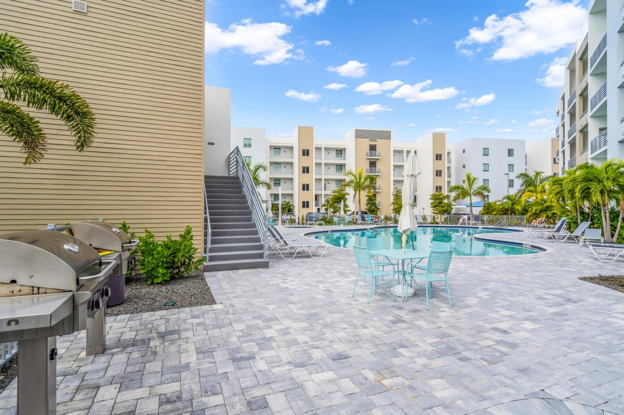 Apartamento Waterside Retreat: Modern 2br, Mins To & Sarasota