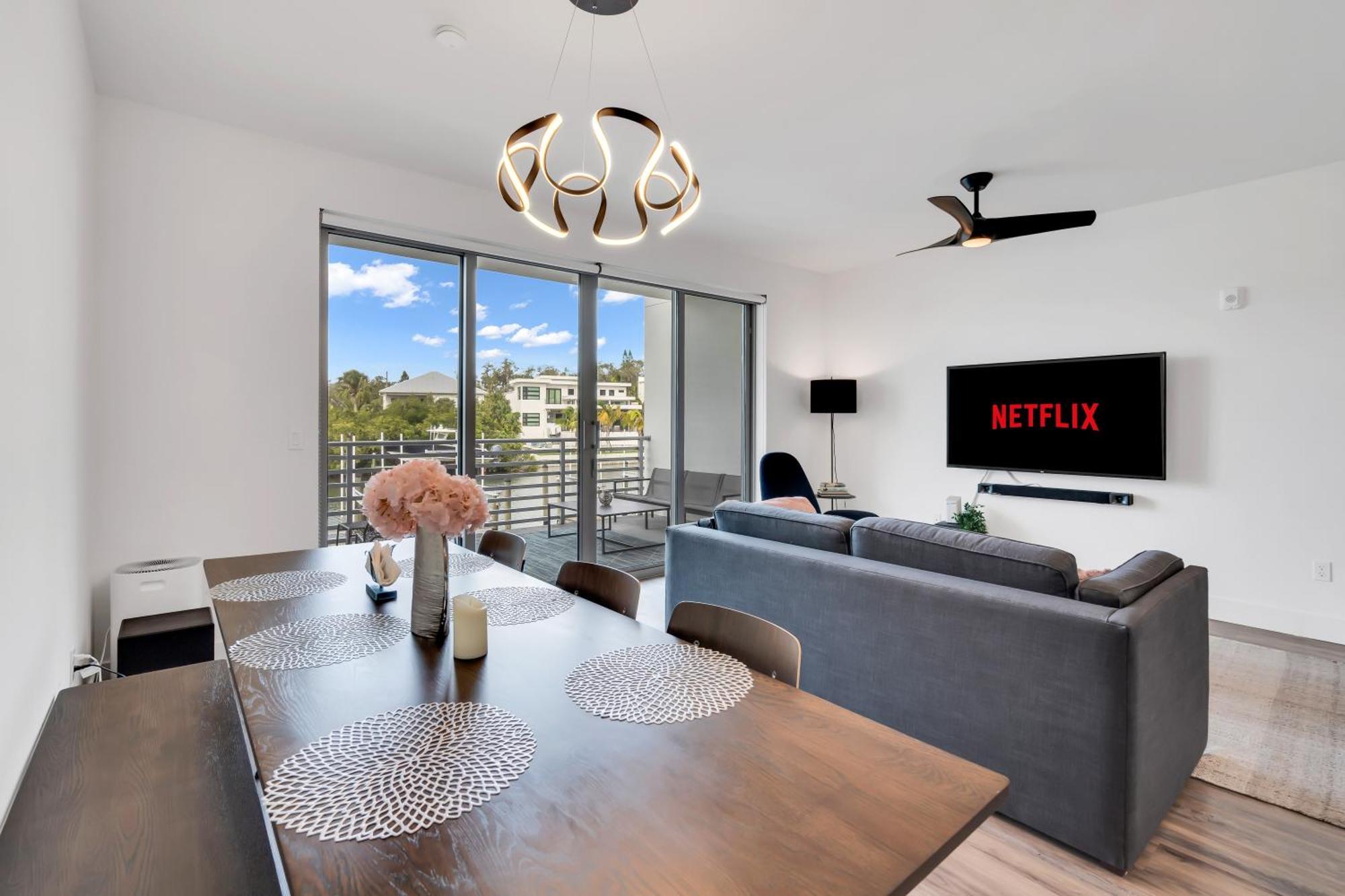 Waterside Retreat: Modern 2br, Mins To & Apartamento