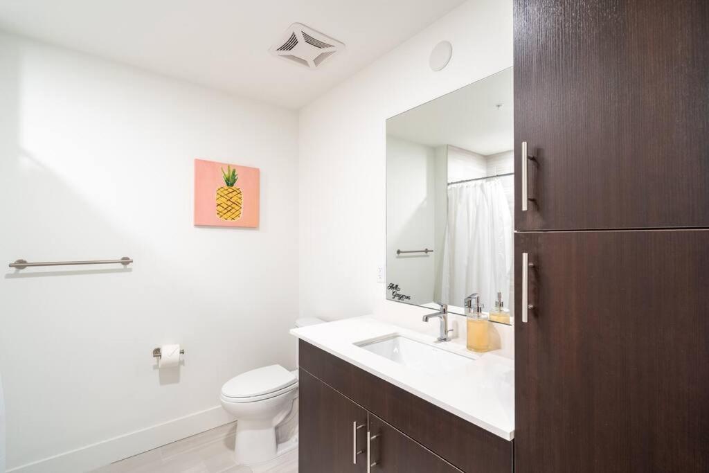 Apartamento Waterside Retreat: Modern 2br, Mins To & Sarasota