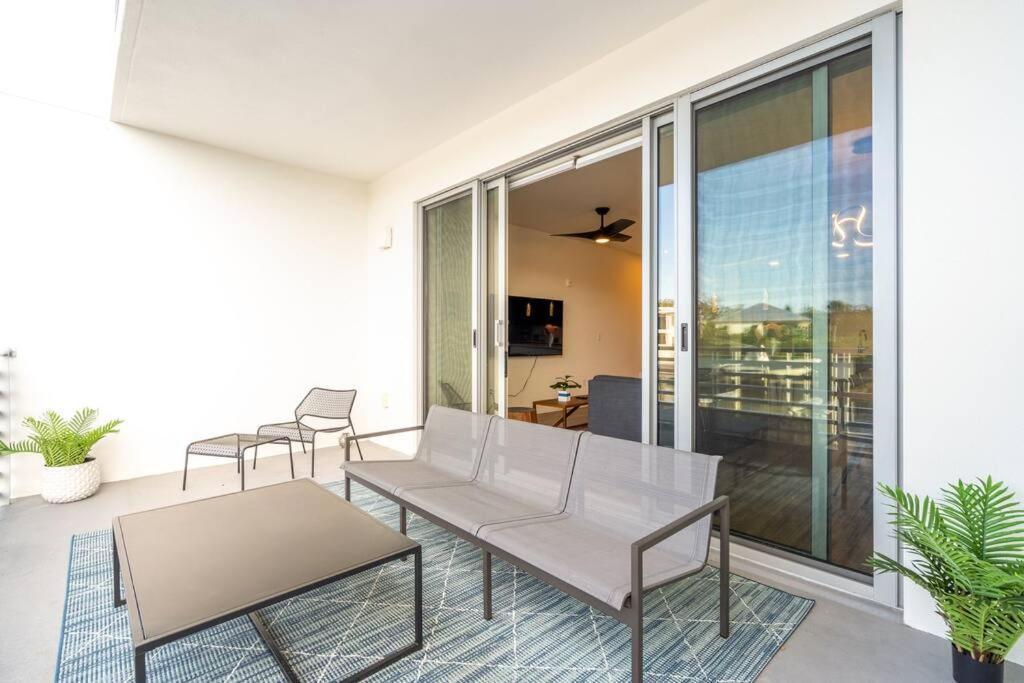 Apartamento Waterside Retreat: Modern 2br, Mins To & Sarasota