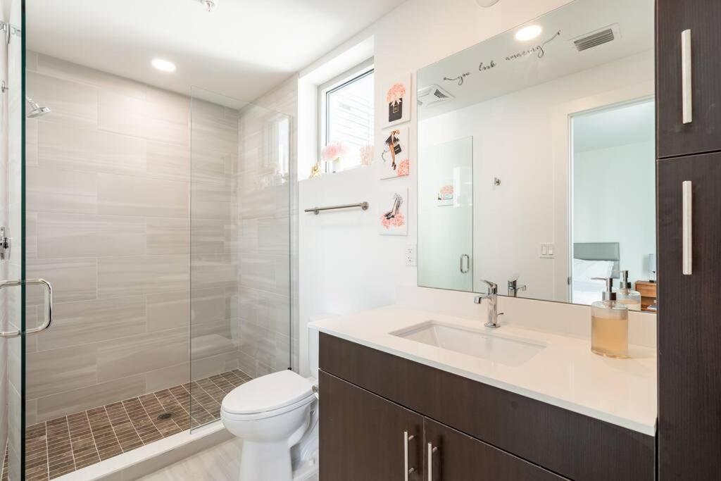 Waterside Retreat: Modern 2br, Mins To & Apartamento *
